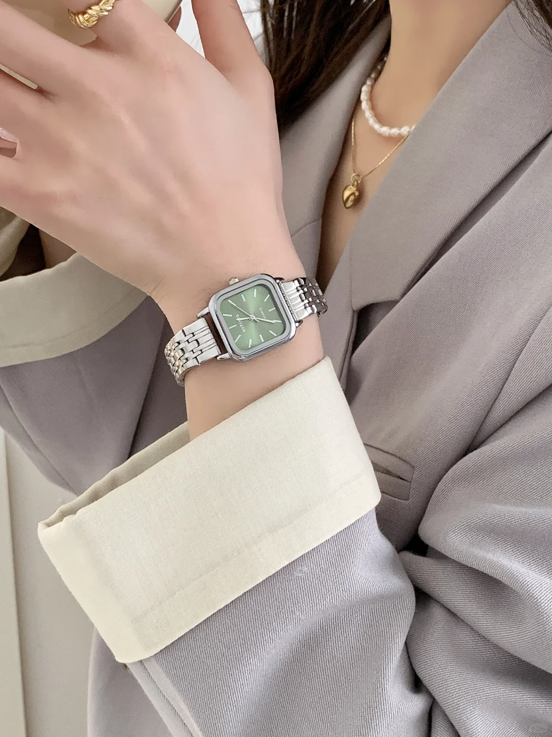 一眼美术生⌚️甜妹感新手表爱惨了喔！