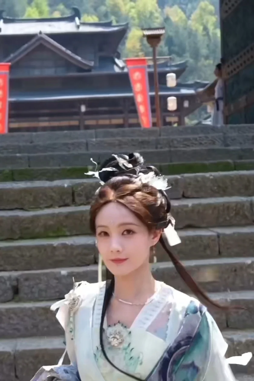 李一桐越央央碎片录