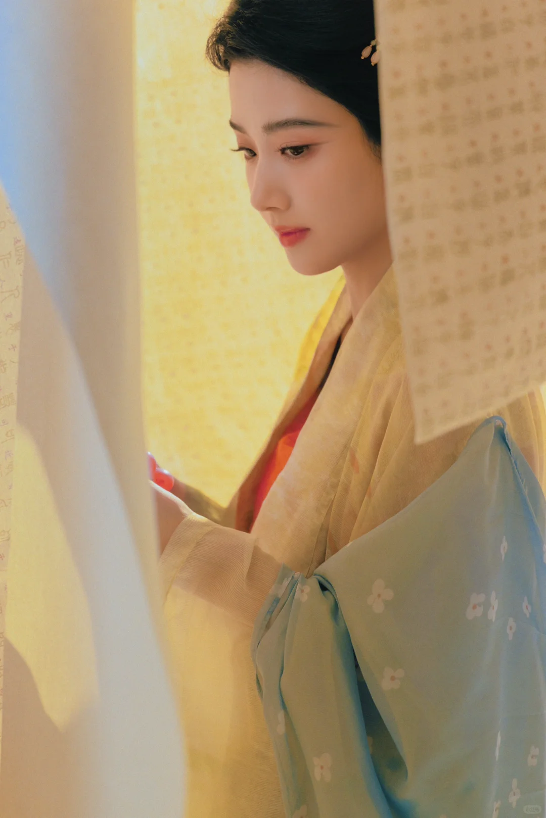 有美人兮， 见之不忘。～卢昱晓