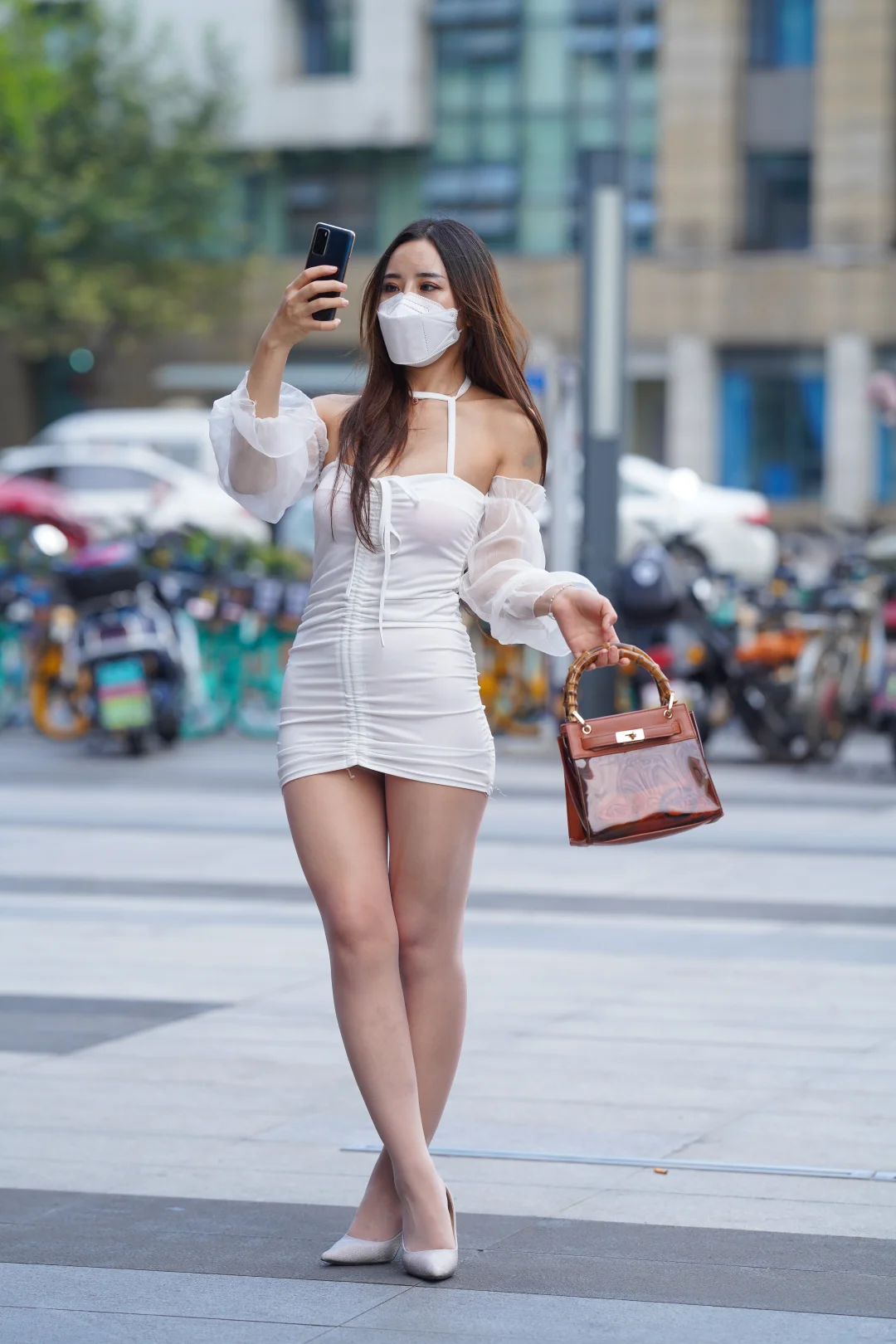 白色连衣裙穿搭街拍