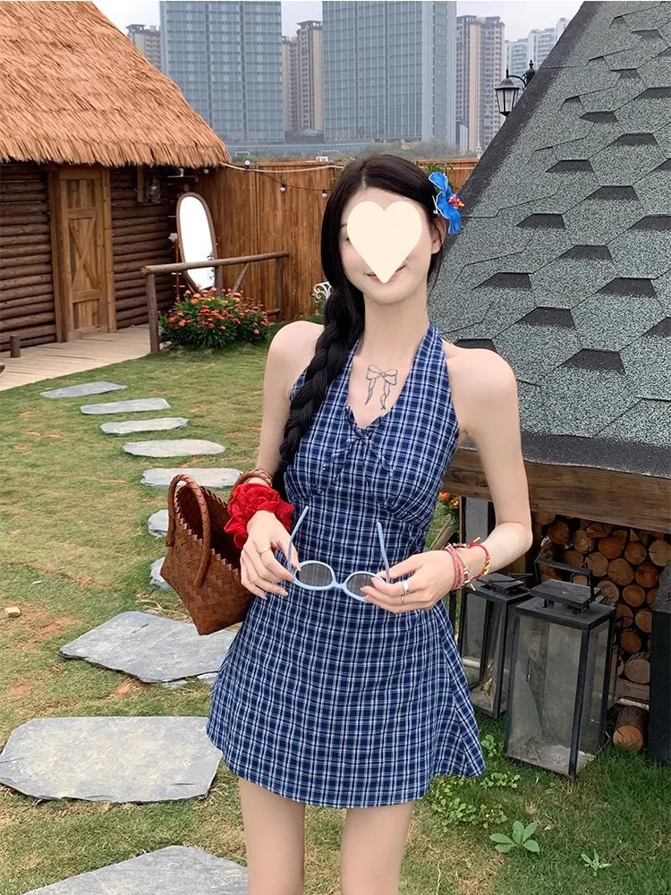 夏日必备！格纹挂脖裙