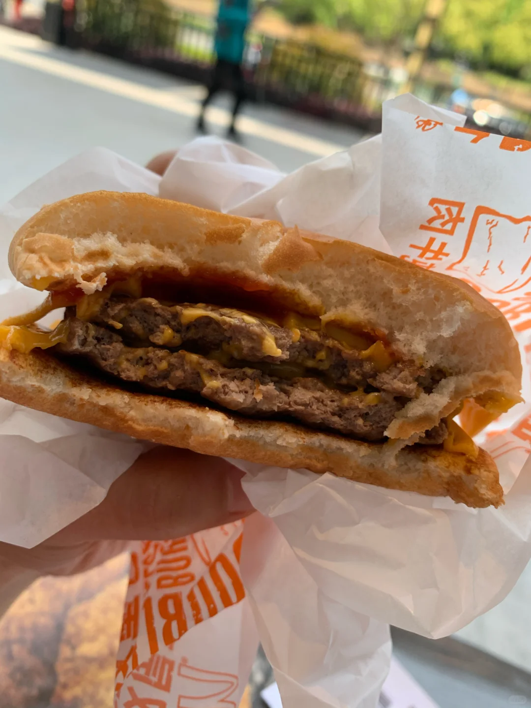 漂亮的女孩子们都要好好吃饭！