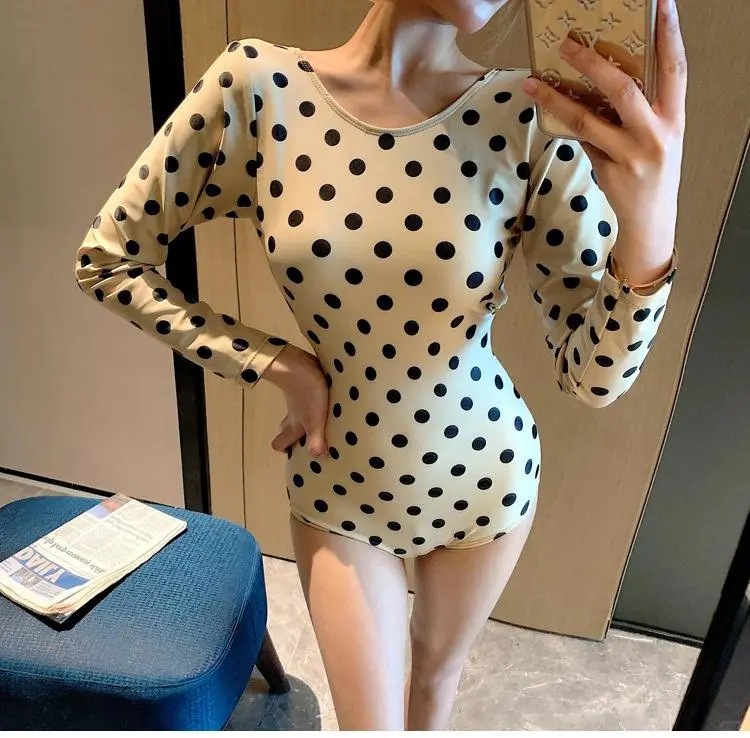 🏖复古波点，夏日战袍已到位！👙