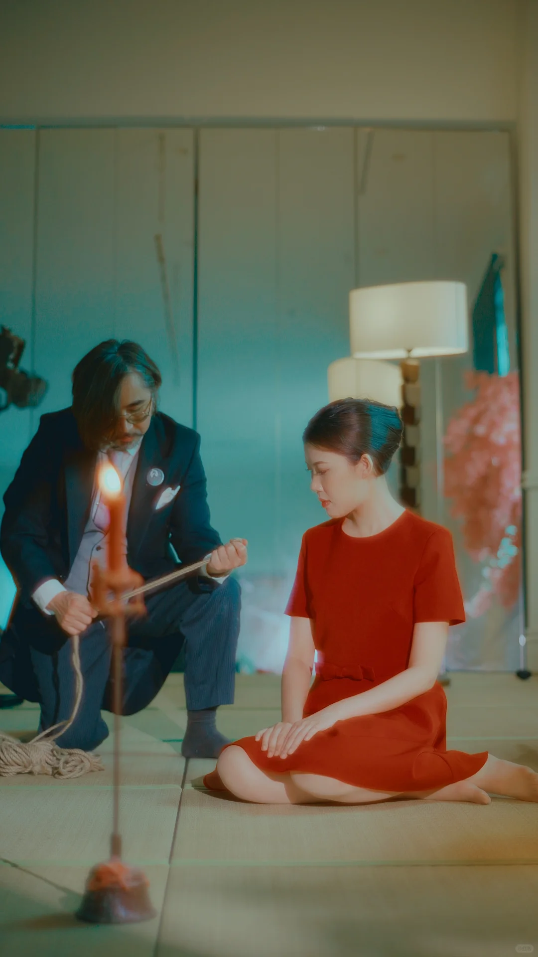 用眼波用呼吸，诠释迷人的节奏与质感。