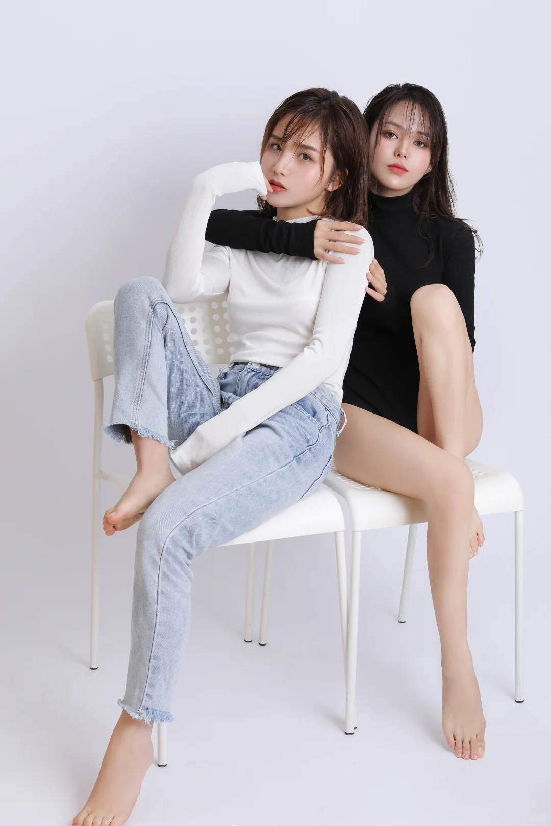惊呆，两个女的写真居然这样拍