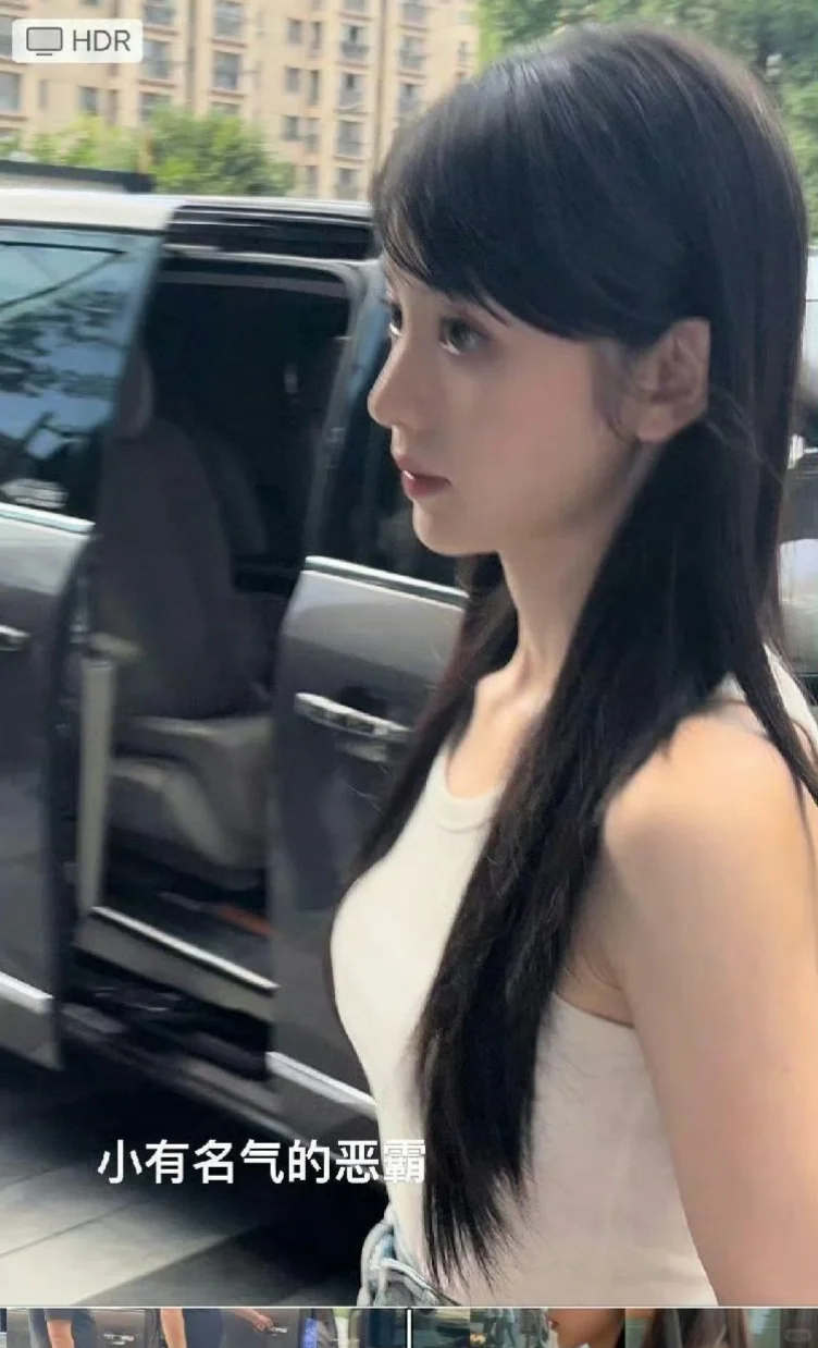 还有谁不认识她吗！！！