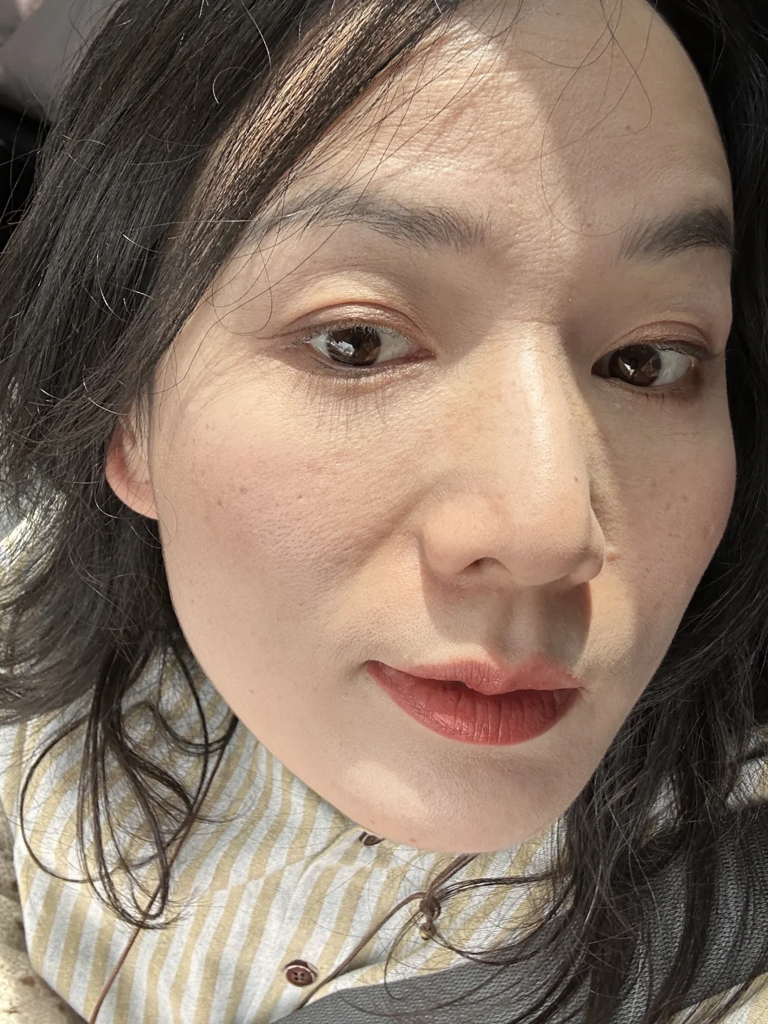 当阳光照上43岁的皱纹，我美的好真实