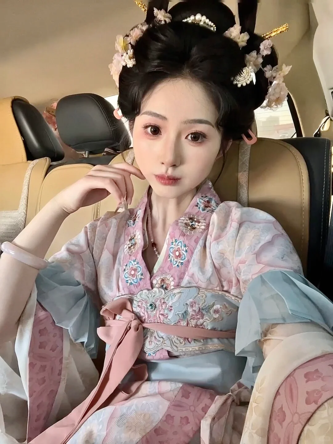 救命！这汉服美到我在车里忍不住狂拍