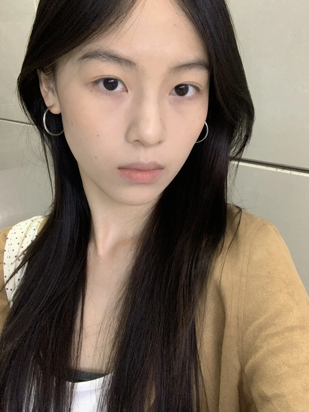 迷人的黑眼圈和眼袋