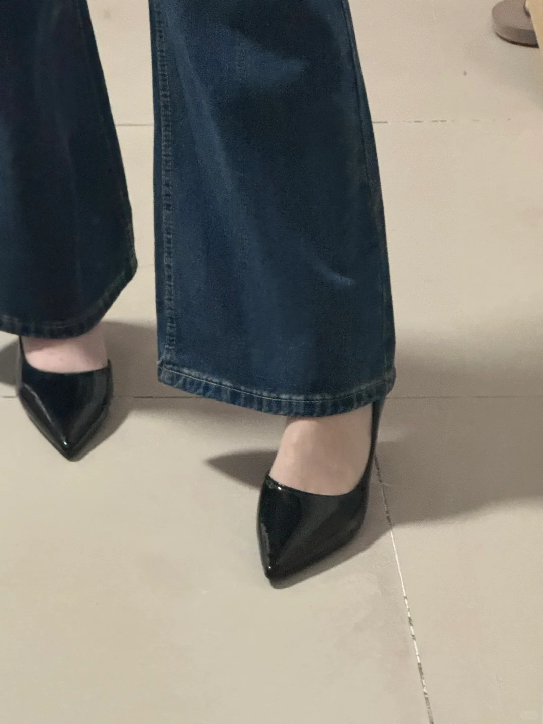 谁还不懂黑色尖头的魅力