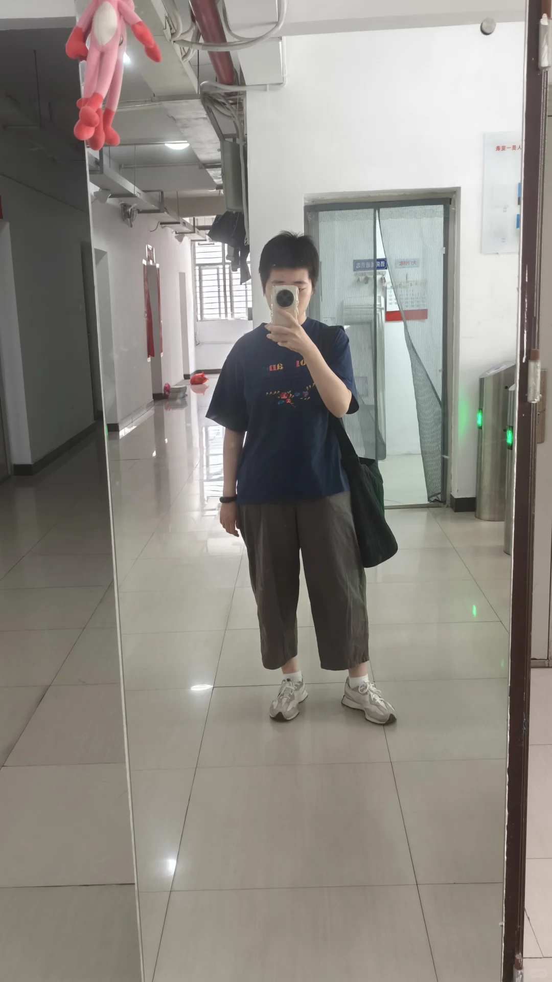 本自然女现在连牛仔裤都不想穿了