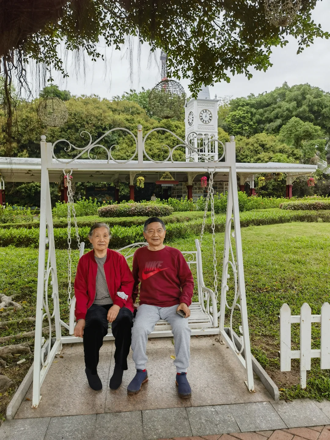 充满阳光的老奶奶魅力四射…