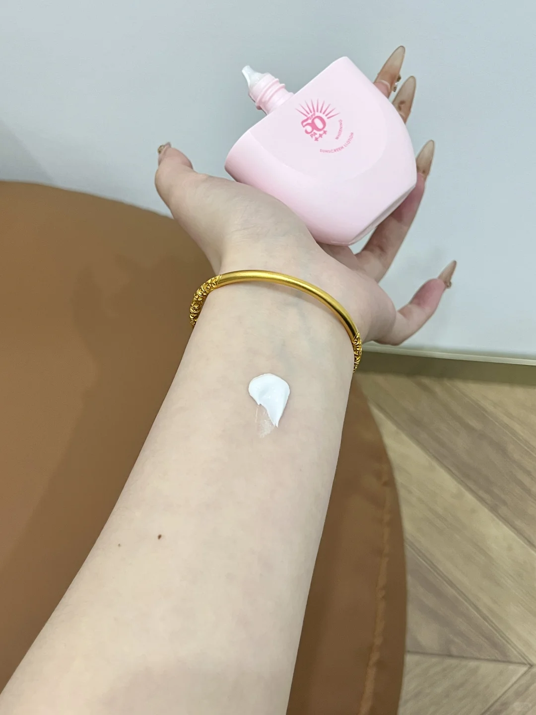 感谢这只防晒！让我在太阳下活得白白嫩模