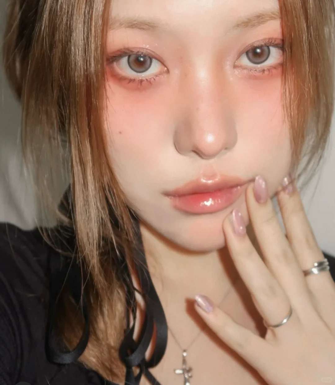 韩系猫眼辣妹厌世妆彩妆高光新玩法