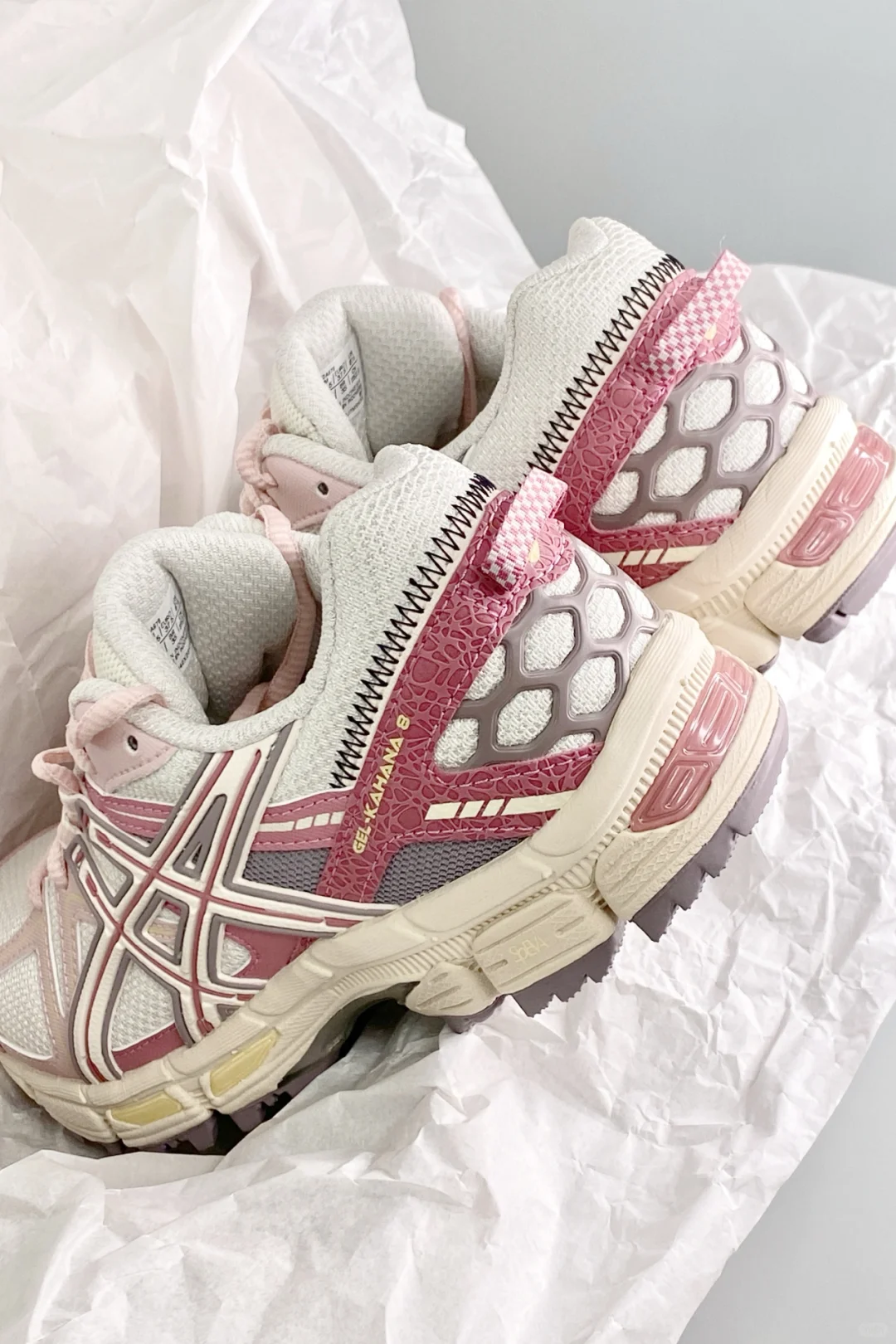 Asics Gel-Kahana 8粉色跑鞋舒适到犯规
