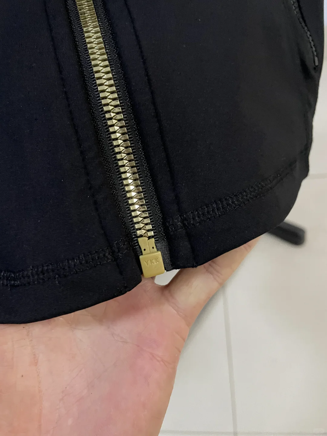 到底还是入坑了黑金lulu瑜伽服 雀氏显瘦