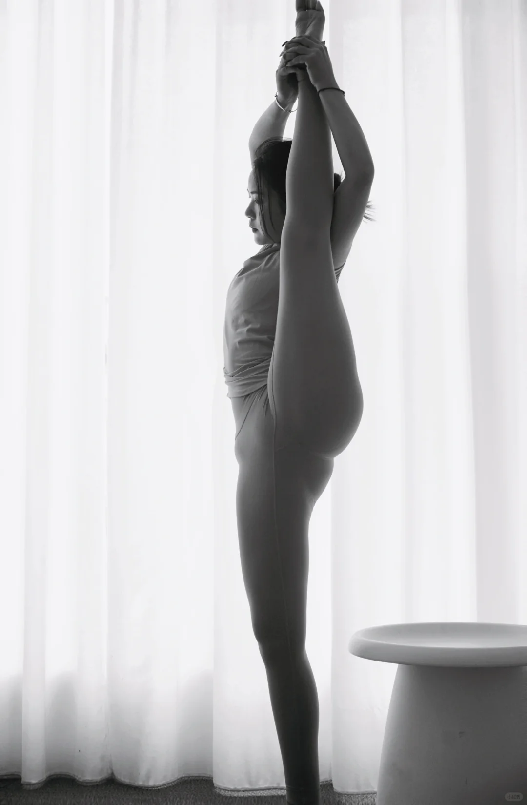 黑白线条也是经典｜YOGA