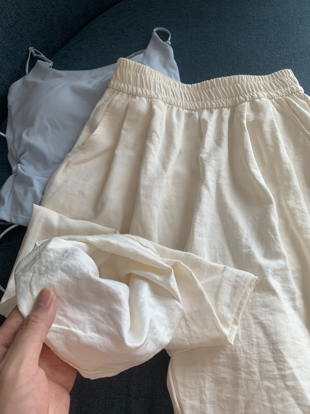 用缎面做内里！！才是裤子不吸腿的关键！！！！