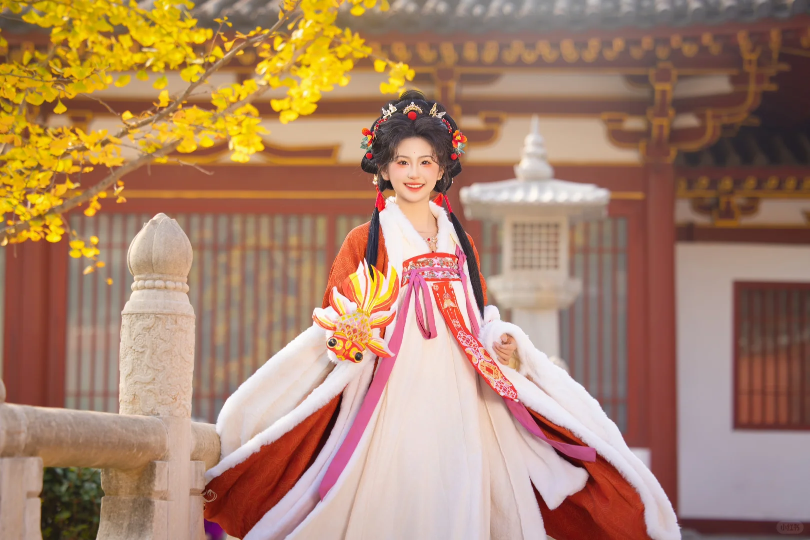 “小姐 别玩了 老爷来抓你啦！” ｜银杏