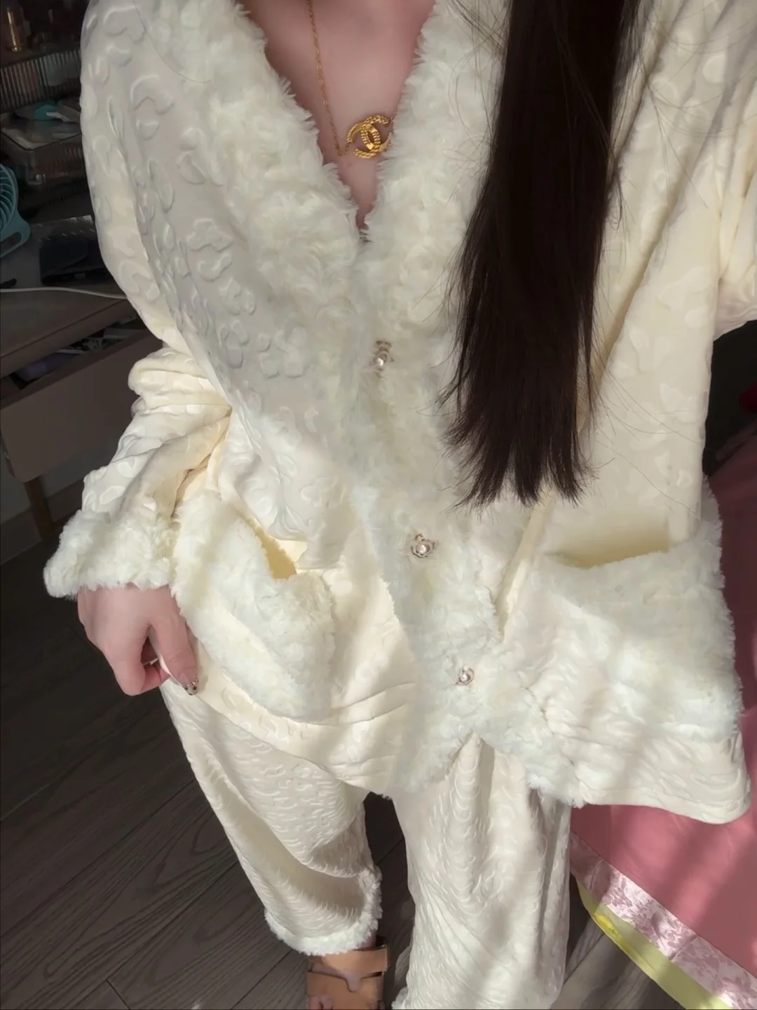 甜辣！介套小香经典毛绒睡衣卖爆啦☁️