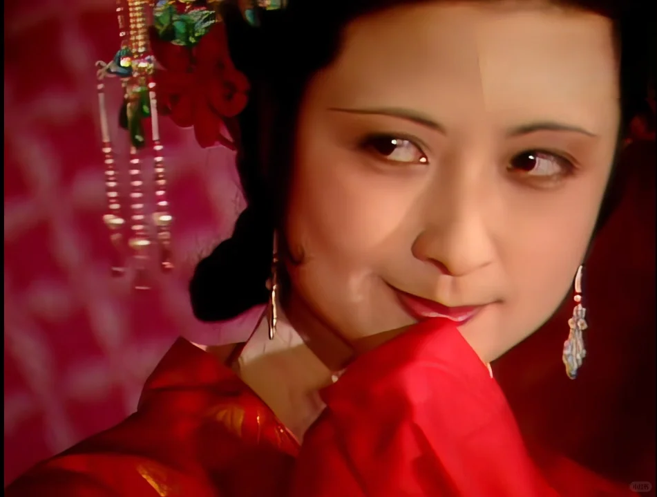 尤二姐真的很美，妩媚动人