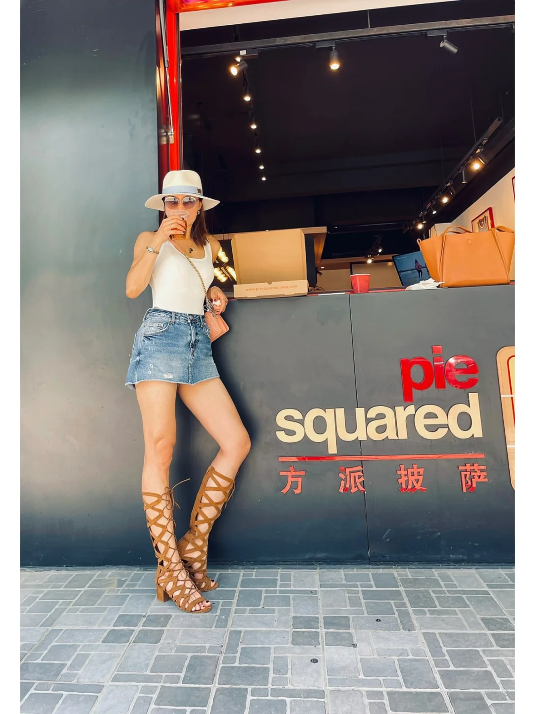 被自己的肌肉线条美到