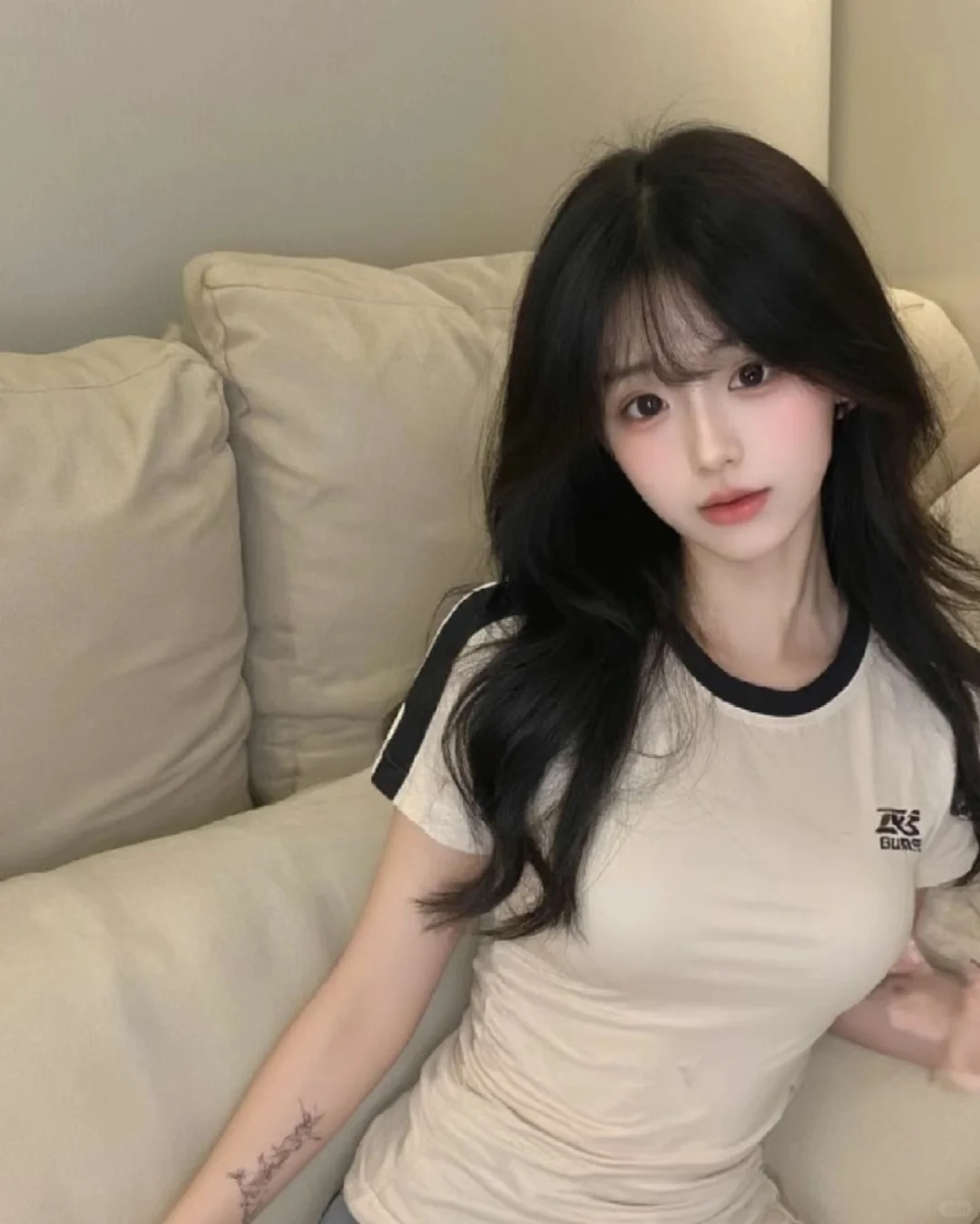 清纯女大 喜欢爹系170 文静随和