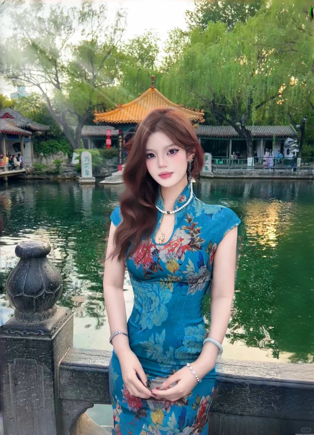旗袍和趵突泉不要太适配了！！