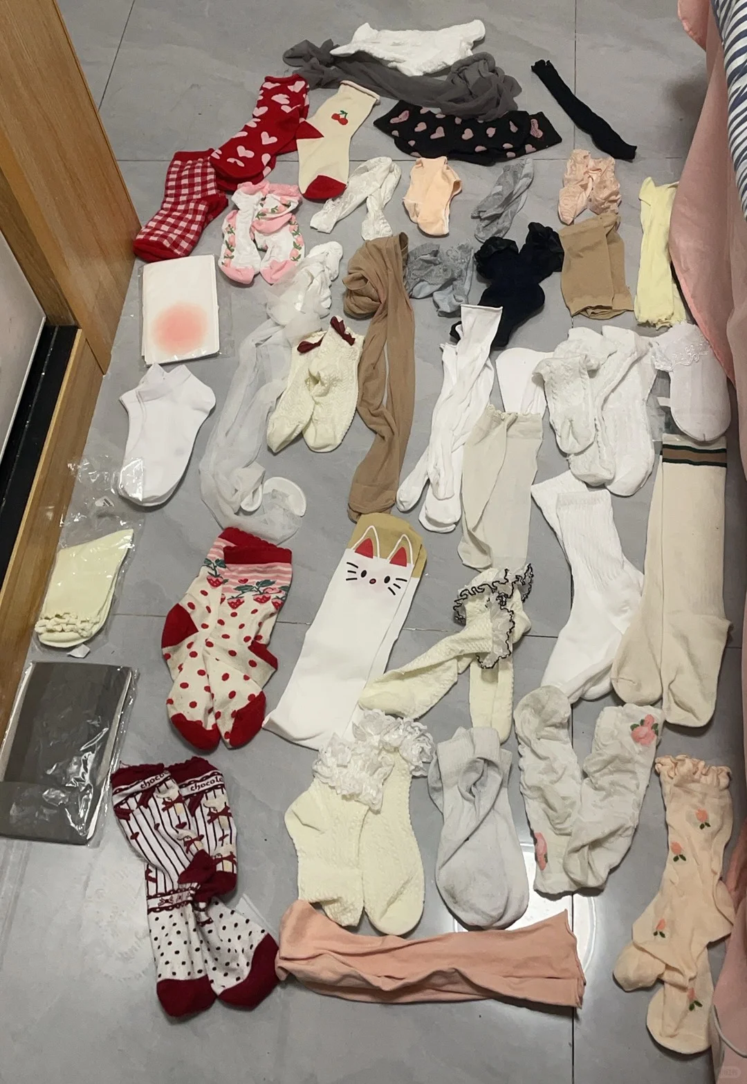 把家里的袜子整理出来了