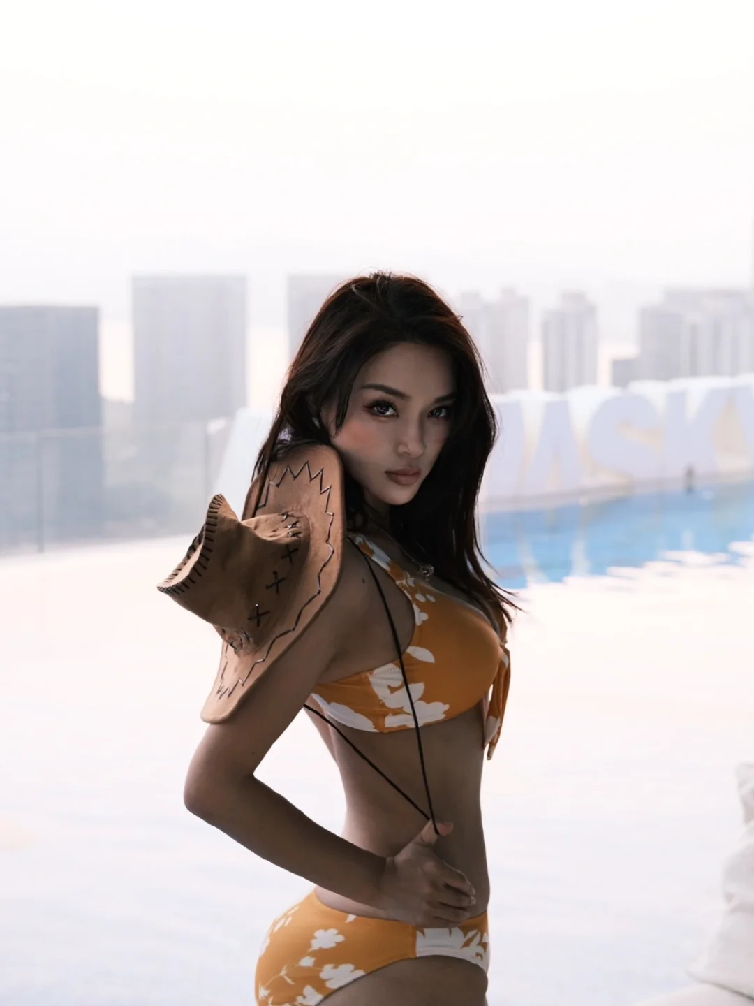 姐就是要大大方方性感