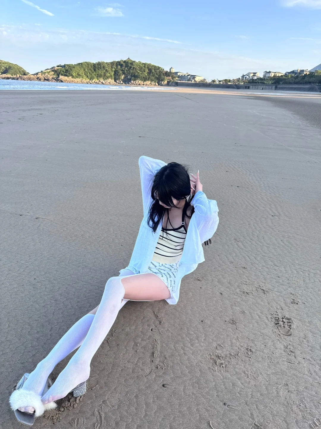 Z☡zᶻ ⌁海边白丝穿搭