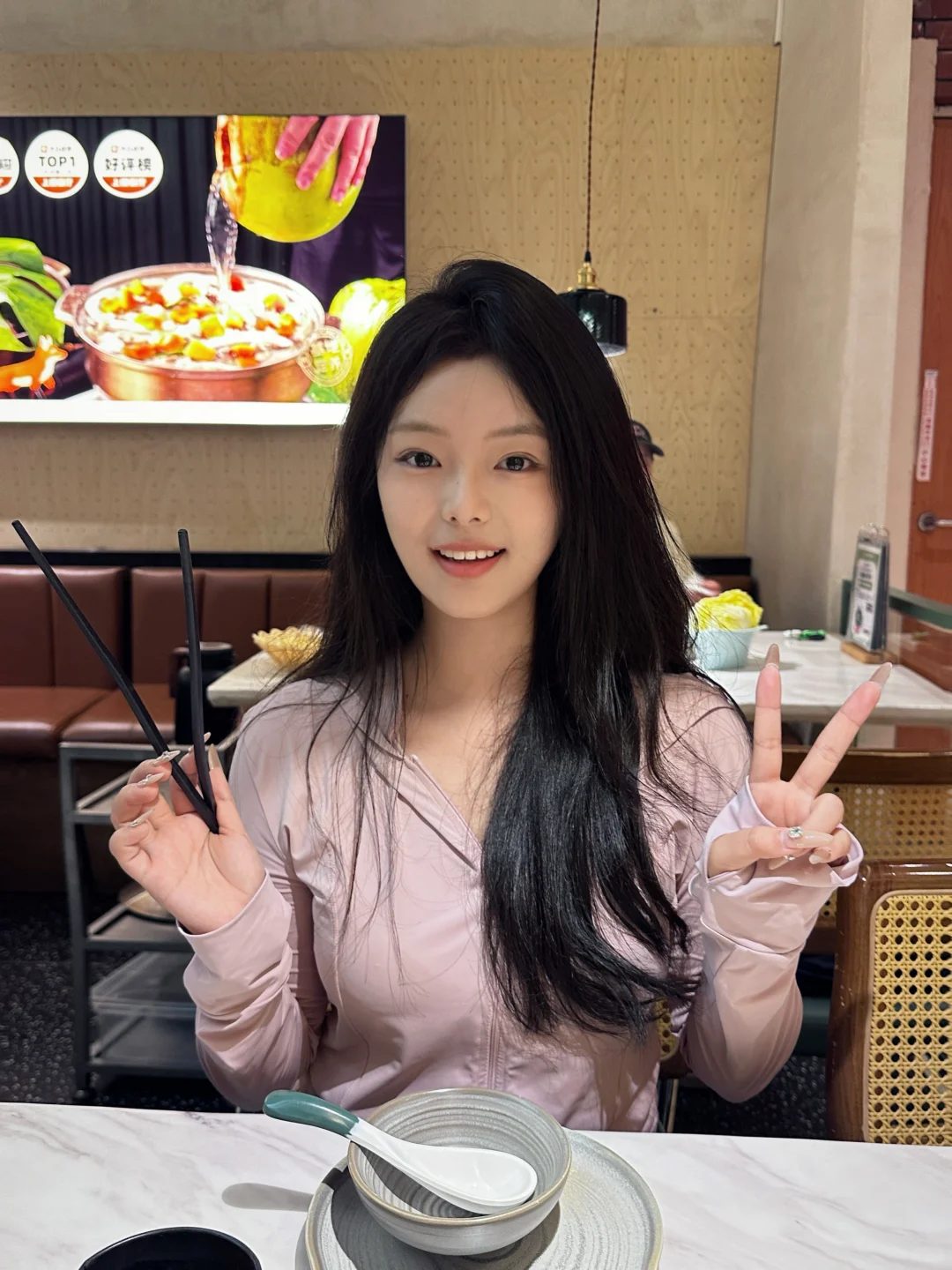 05女大学生丨校外vs上学