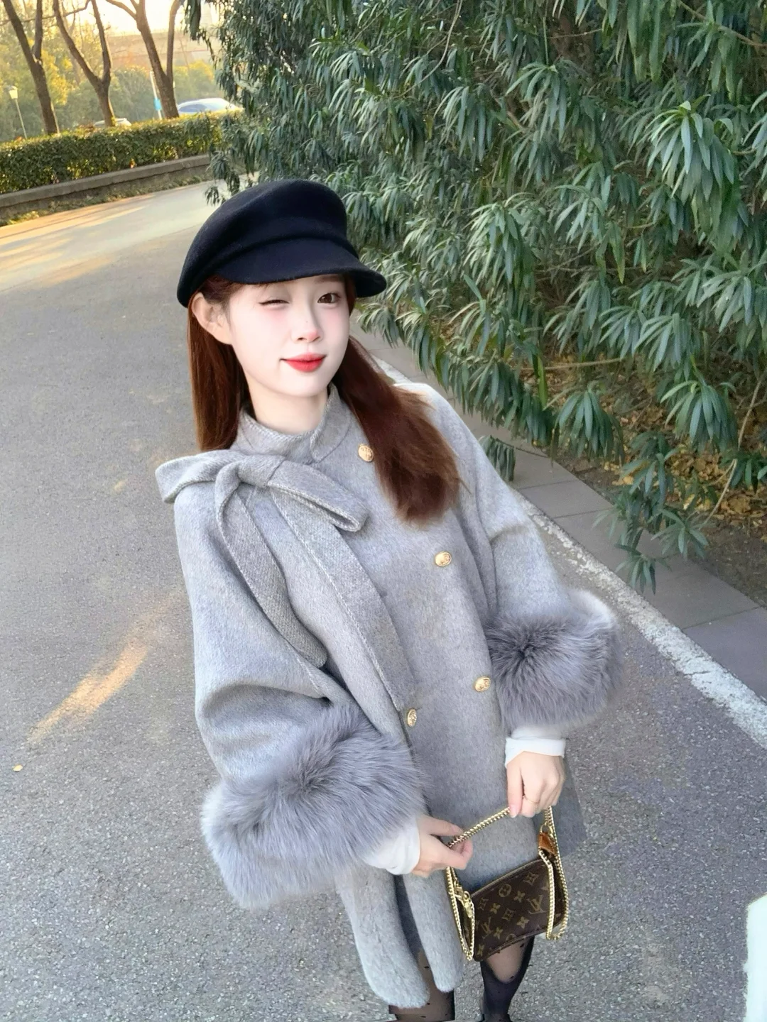 ‍⬛大衣和黑丝的搭配真的惊艳我！！好有气场