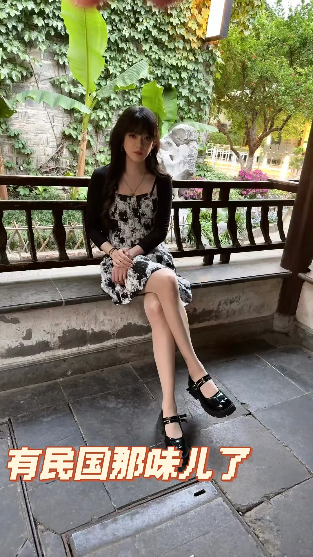 两双长腿 猜猜谁是真正的女装大佬？