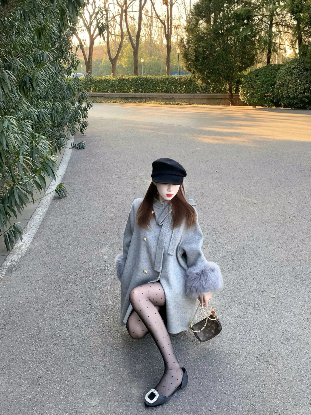 ‍⬛大衣和黑丝的搭配真的惊艳我！！好有气场