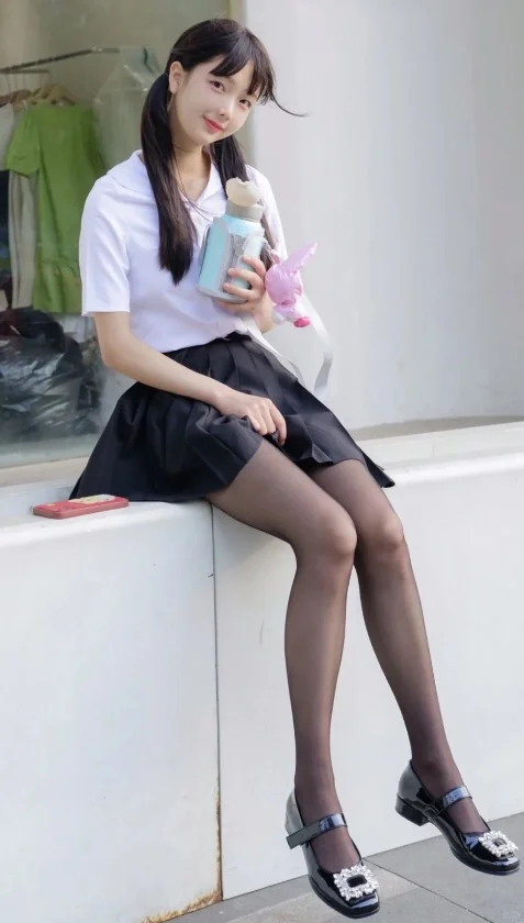 谁懂大夏天丝袜搭配小皮鞋的感觉
