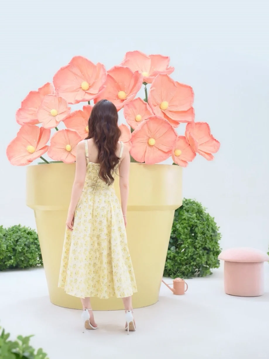 刘亦菲美团新物料太娇俏💛小裙子穿得好美～