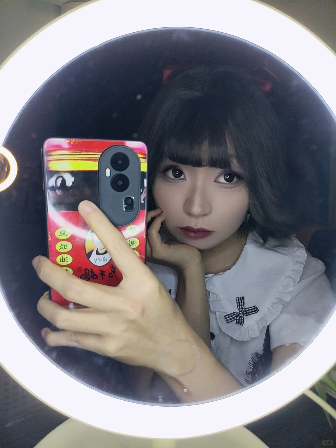 火辣女人（指手机壳）