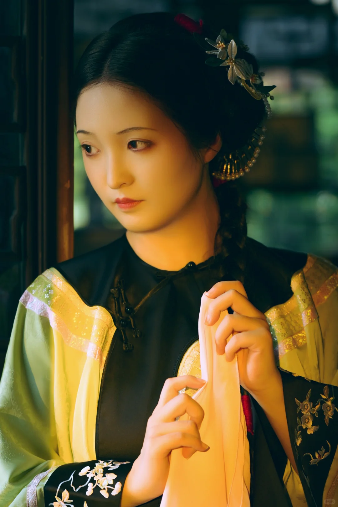 清汉女 | 误入眉眼，可叹惊鸿