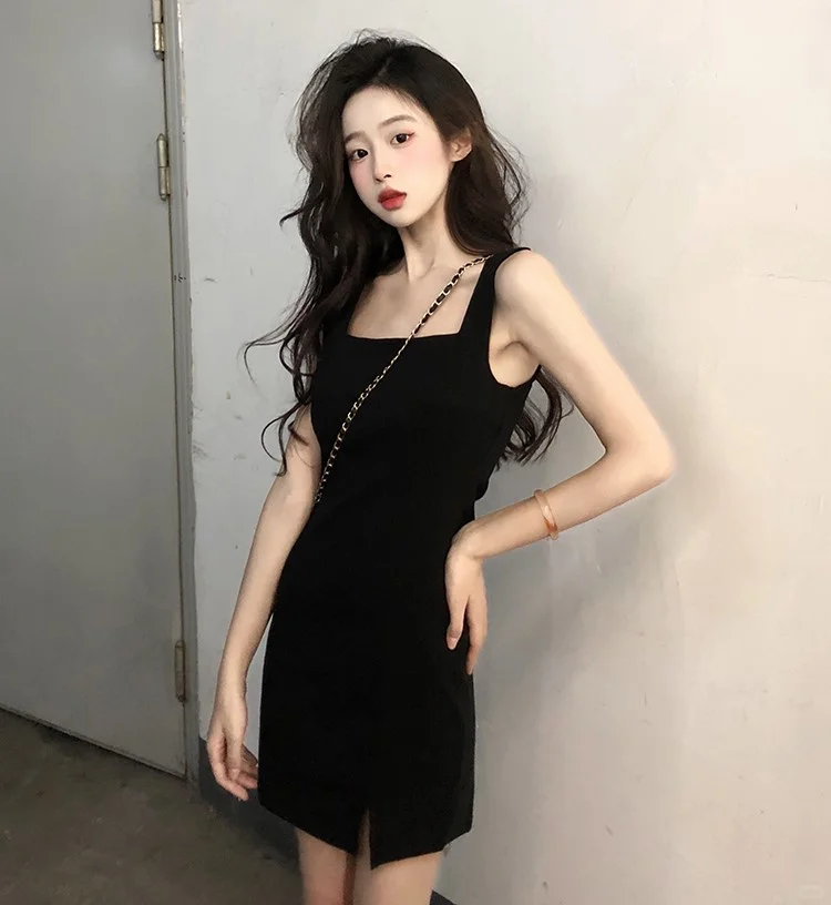 黑性感吊带裙👗超显气质