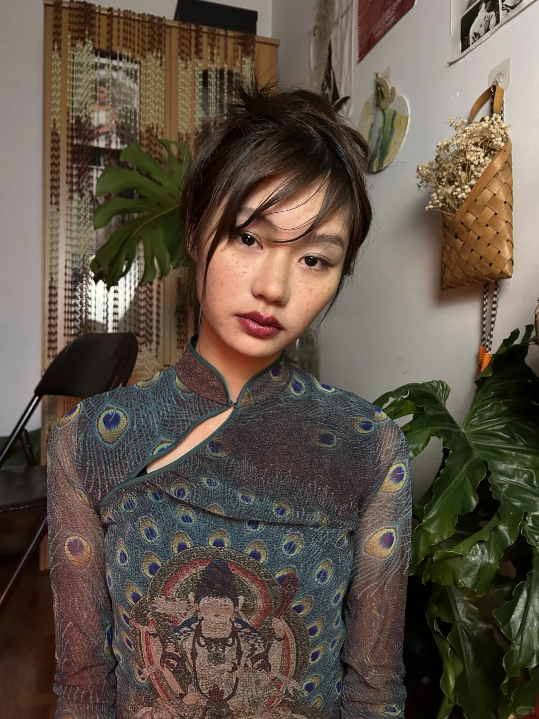 根据个人特点找到自然妆容：第一集