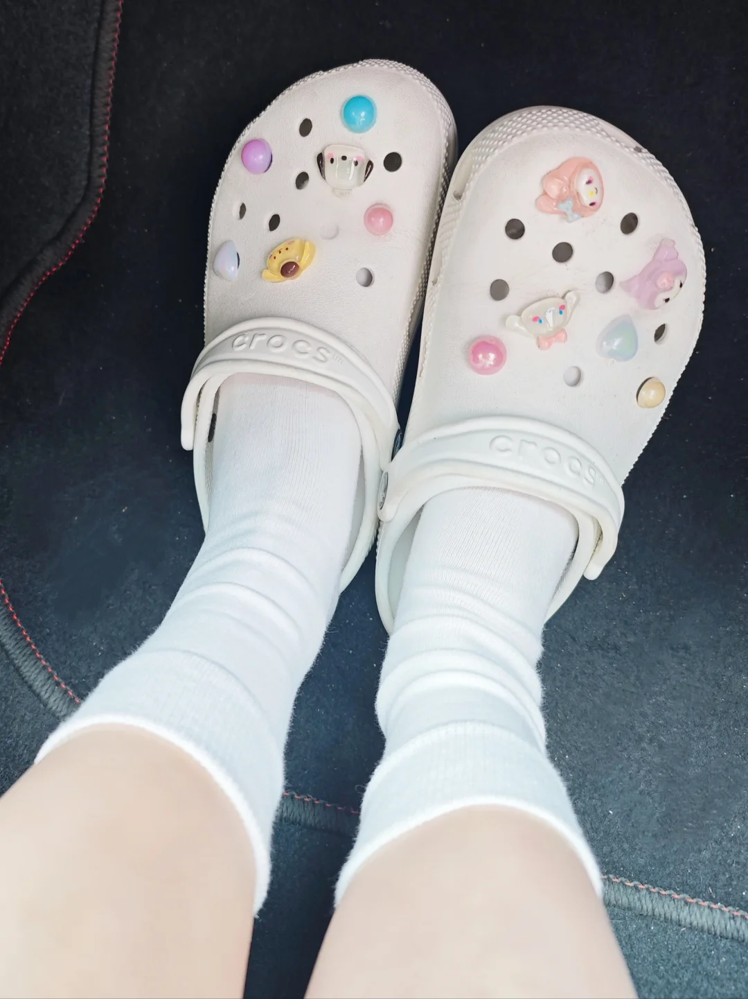 这双袜子应该是穿得最久最多的