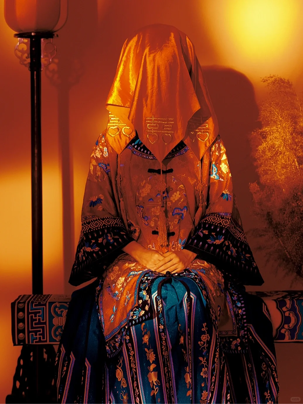 清汉女摄影｜修片前后，把红色氛围感拉满