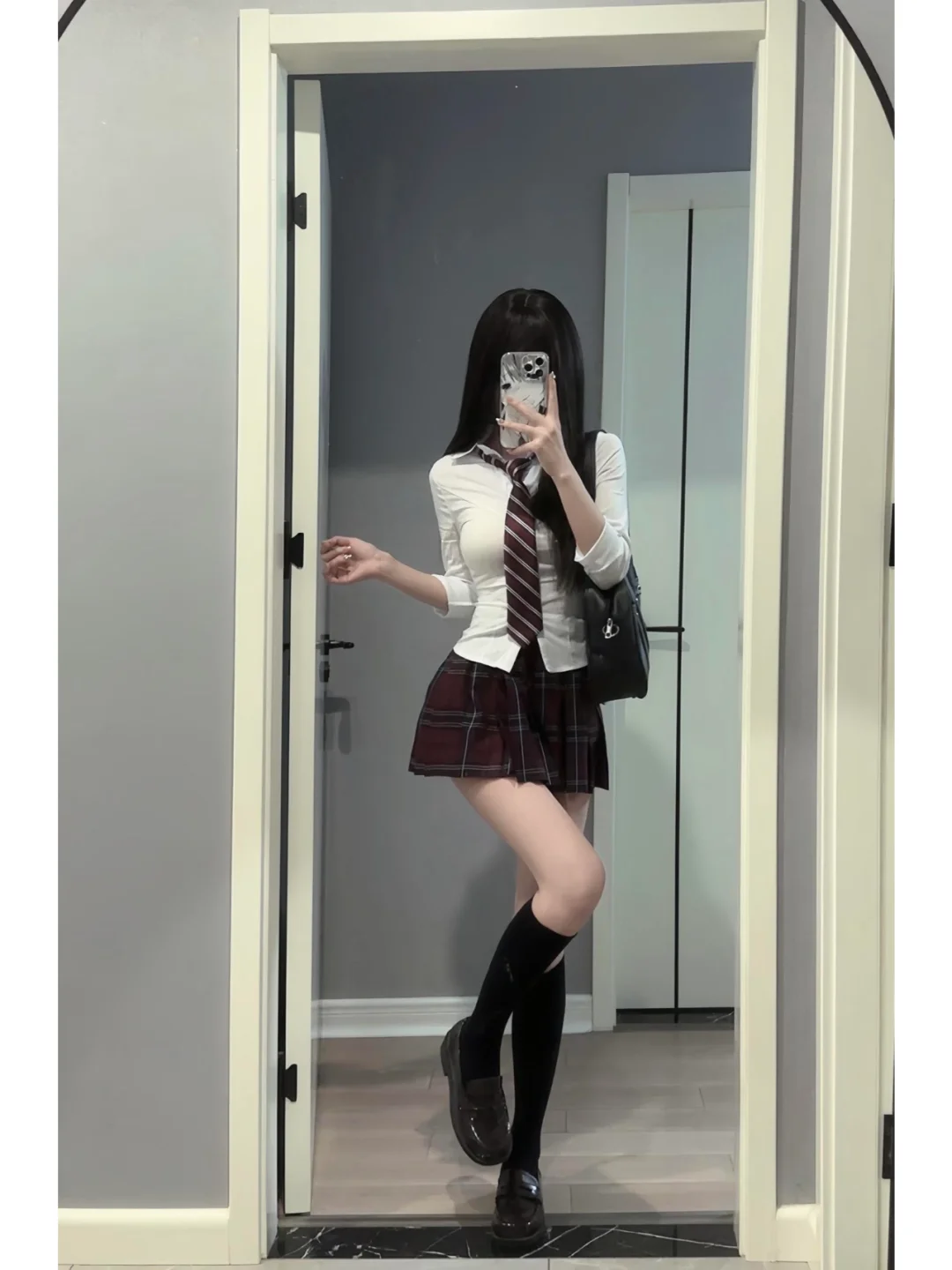 不懂过膝袜的姐妹们有难了！