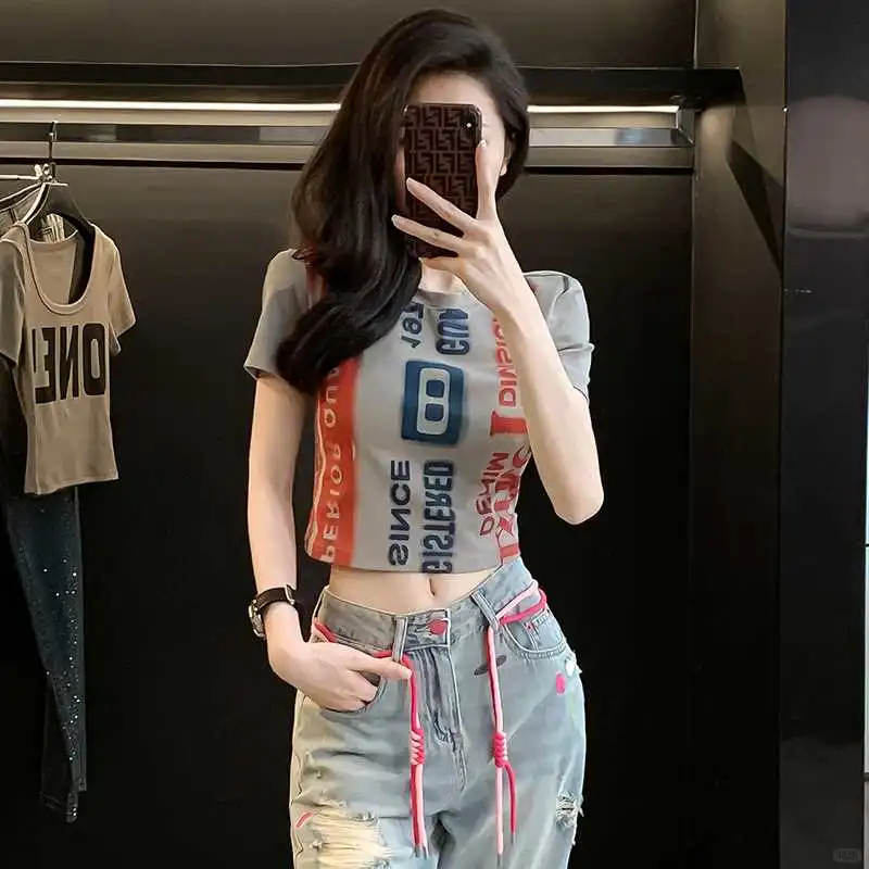 🔥夏日辣妹风，字母涂鸦T恤超显瘦✨