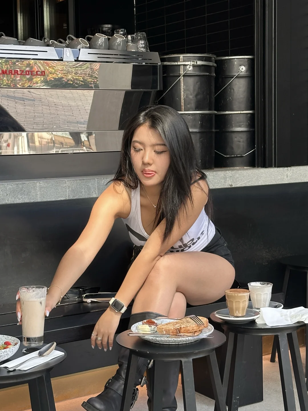 香港捞人随手拍的美女..想发照片给她！