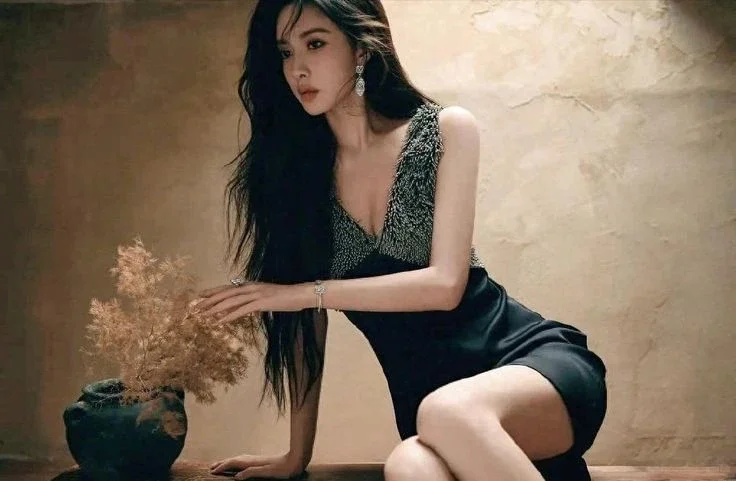 九重紫看了吗？笨蛋美女也有好身材！