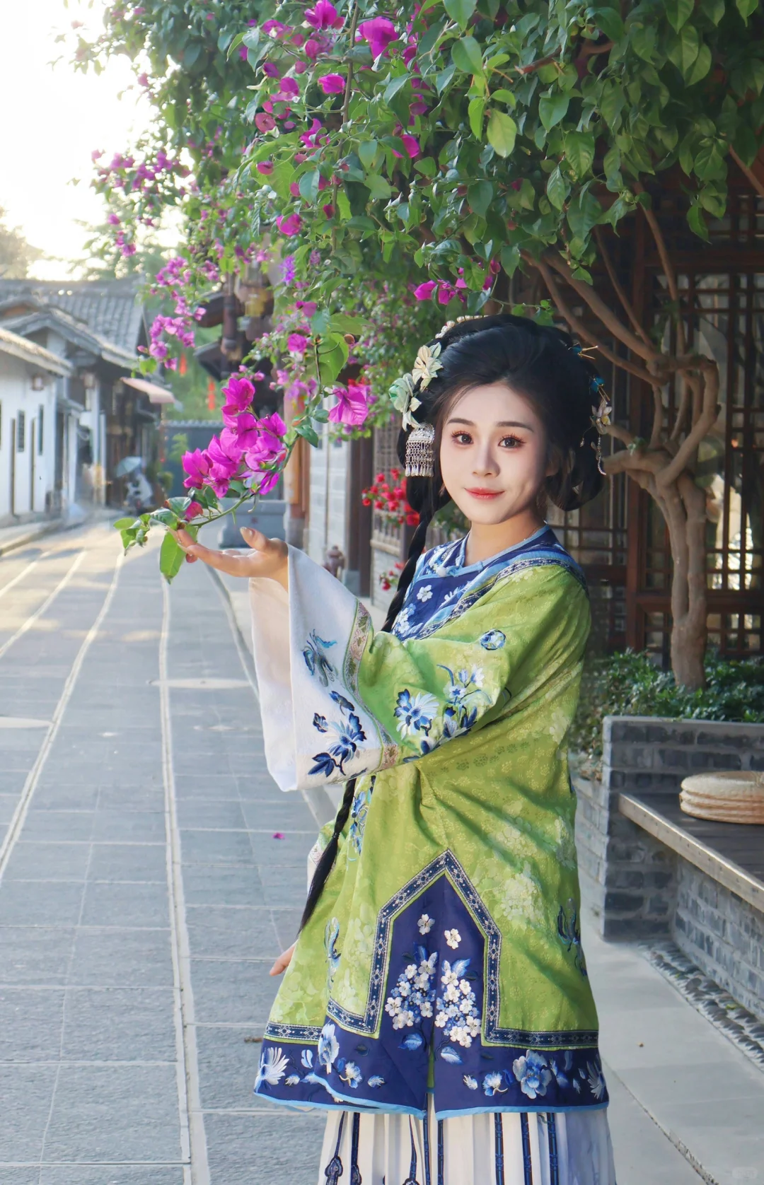 浅浅穿越一下 绿意清新的清汉女！
