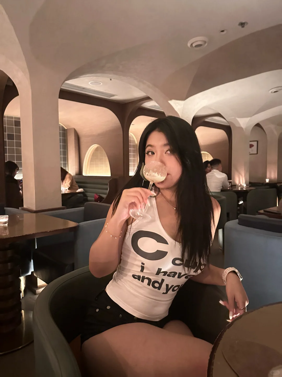 香港捞人随手拍的美女..想发照片给她！