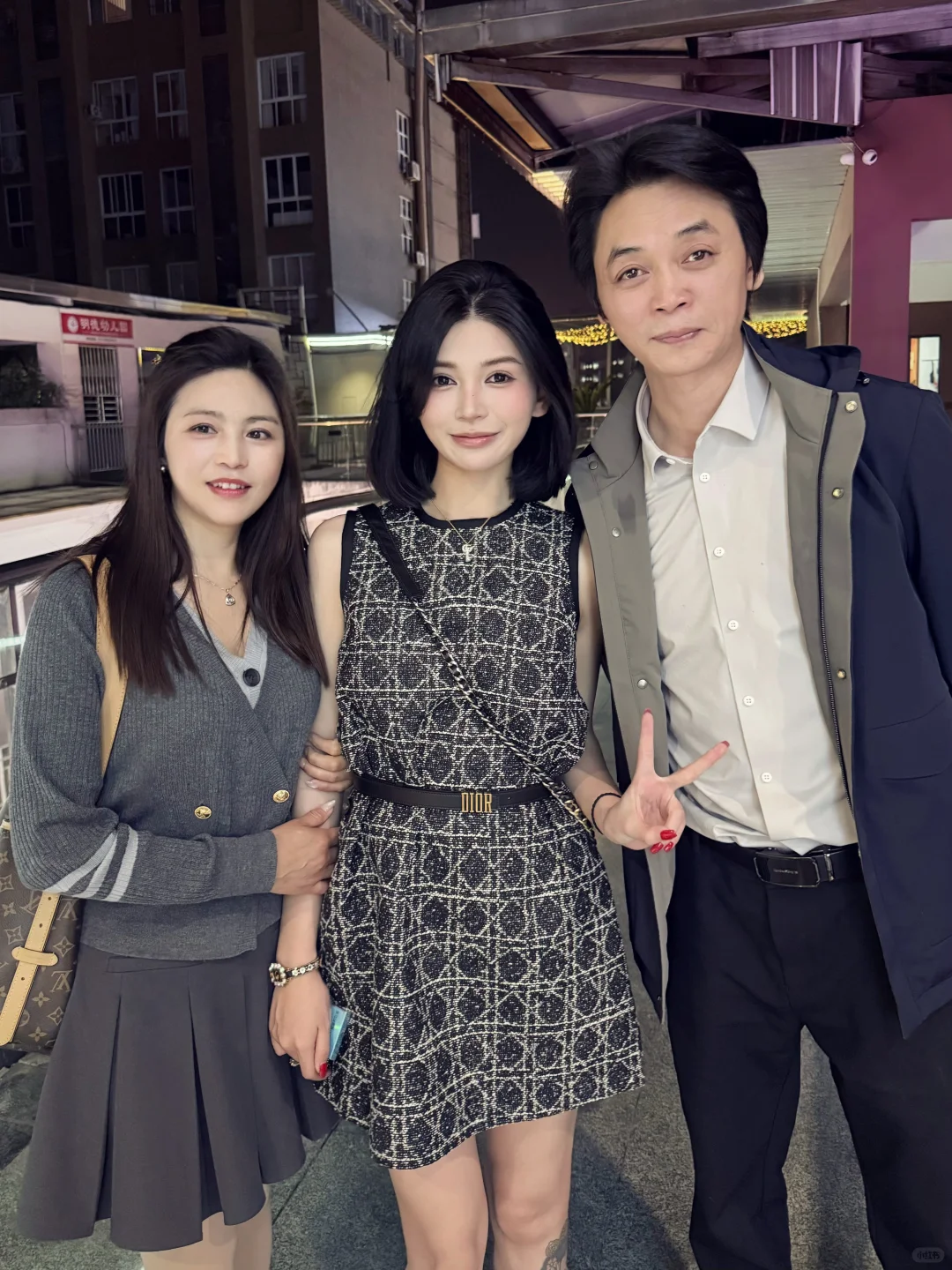 在爸爸妈妈的爱里又长大一岁